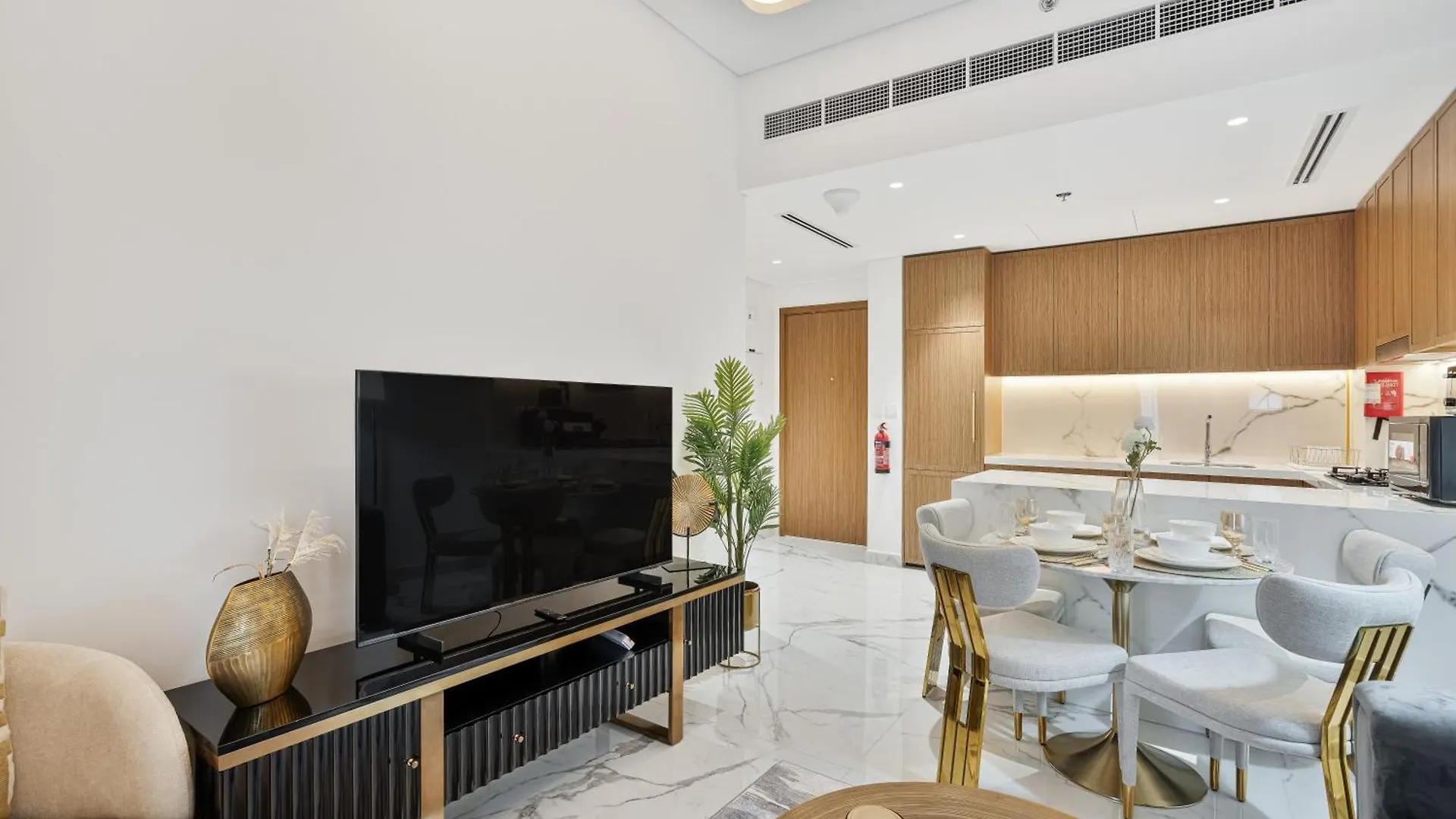 Heaven Crest Vacation Homes - One Bedroom City View Balcony In Azizi Riviera Dubaï 0*,  Émirats arabes unis